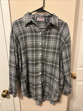 Women's Grey and White flannel. Size Medium.